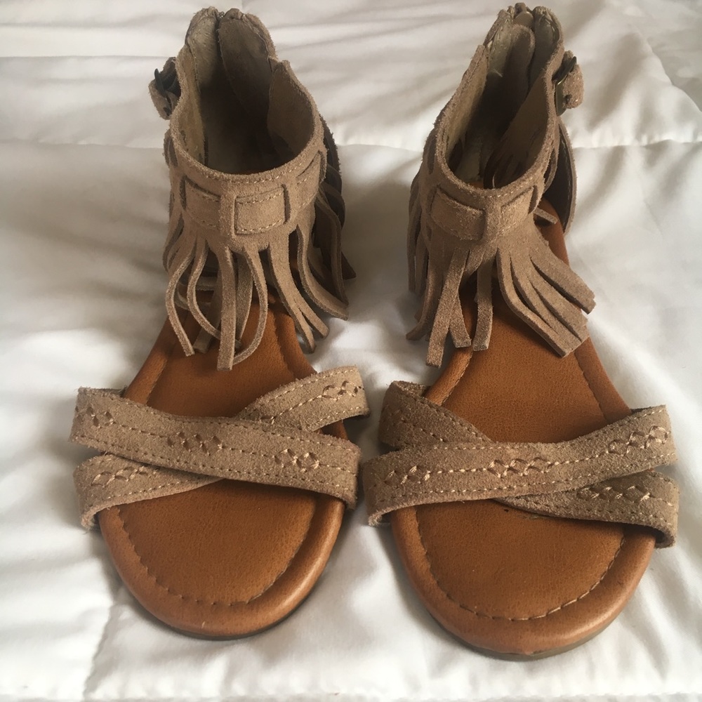 Minnetonka fringe wedge sandals
